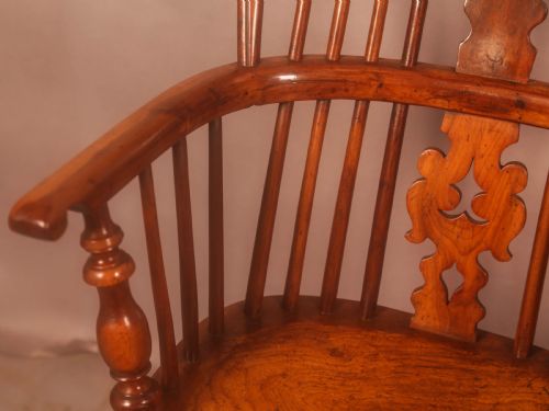 A VERY GOOD YEW WOOD HIGH WINDSOR CHAIR IN YEW WOOD C 1840 - ADDITIONAL PHOTO 2