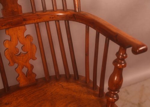 A VERY GOOD YEW WOOD HIGH WINDSOR CHAIR IN YEW WOOD C 1840 - ADDITIONAL PHOTO 4