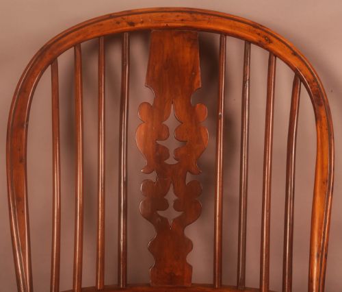 A VERY GOOD YEW WOOD HIGH WINDSOR CHAIR IN YEW WOOD C 1840 - ADDITIONAL PHOTO 5