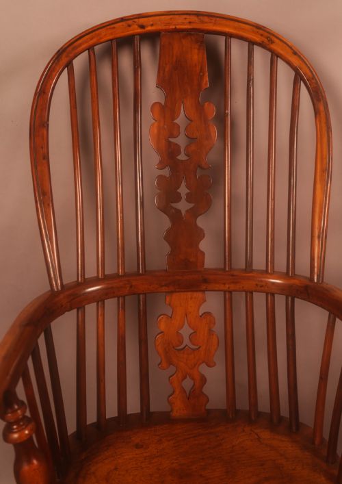 A VERY GOOD YEW WOOD HIGH WINDSOR CHAIR IN YEW WOOD C 1840 - ADDITIONAL PHOTO 6