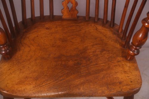 A VERY GOOD YEW WOOD HIGH WINDSOR CHAIR IN YEW WOOD C 1840 - ADDITIONAL PHOTO 7