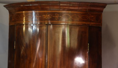 A GEORGIAN BOW FRONT CORNER CUPBOARD MAHOGANY INLAID - ADDITIONAL PHOTO 6