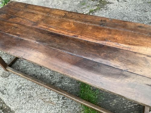 A LARGE OAK FARMHOUSE TABLE - ADDITIONAL PHOTO 3