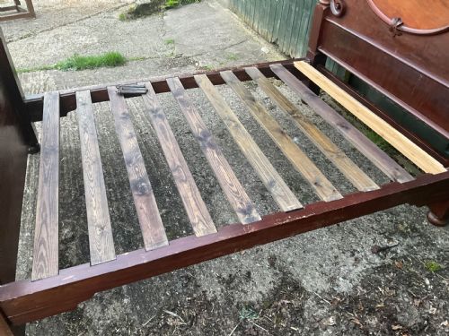 A VICTORIAN HALF TESTER BED IN MAHOGANY - ADDITIONAL PHOTO 11