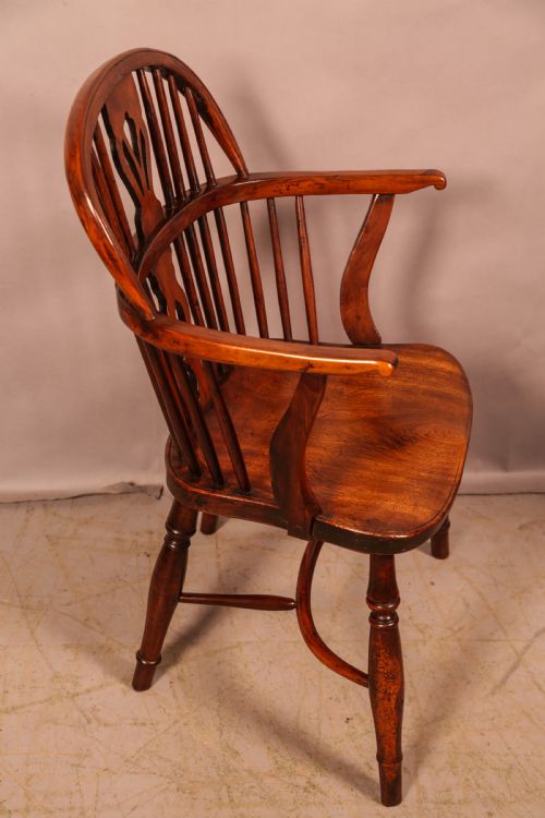 A YEW WOOD LOW BACK WINDSOR CHAIR - ADDITIONAL PHOTO 1