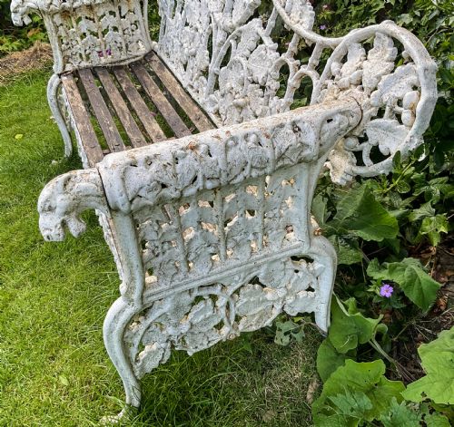 A VICTORIAN CAST IRON GARDEN BENCH VERY FANCY - ADDITIONAL PHOTO 3