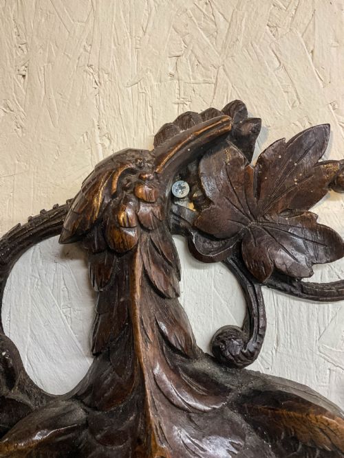 A BLACK FOREST CARVING OF AN EAGLE - ADDITIONAL PHOTO 1