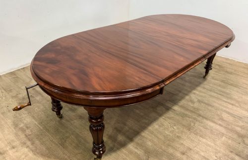 a good victorian mahogany wind out dining table seats 10 - CATEGORY: ANTIQUE TABLES - DATED 19TH CENTURY