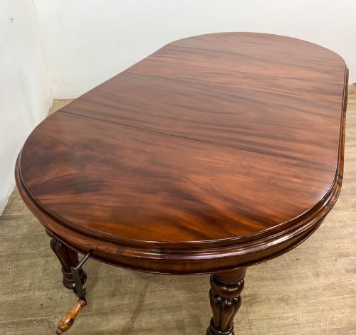 A GOOD VICTORIAN MAHOGANY WIND OUT DINING TABLE SEATS 10 - ADDITIONAL PHOTO 6