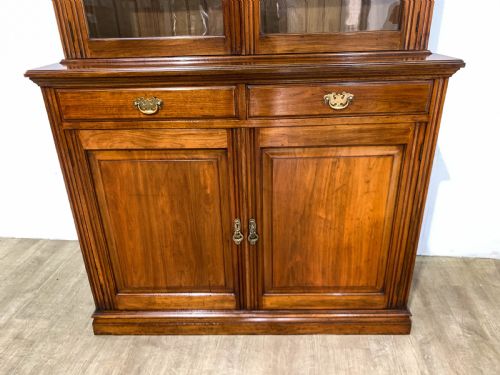 A VICTORIAN LIBRARY BOOKCASE IN WALNUT C 1890 - ADDITIONAL PHOTO 1