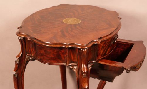 A VICTORIAN LADIES SEWING TABLE - ADDITIONAL PHOTO 1