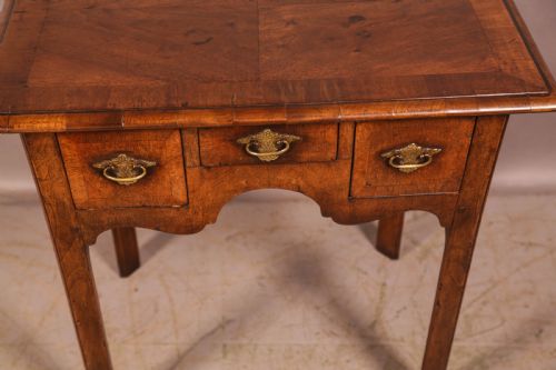 A GEORGE 1ST PERIOD SIDE TABLE ENGLISH WALNUT - ADDITIONAL PHOTO 1