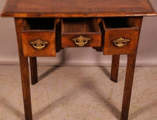 A GEORGE 1ST PERIOD SIDE TABLE ENGLISH WALNUT - ADDITIONAL PHOTO 7