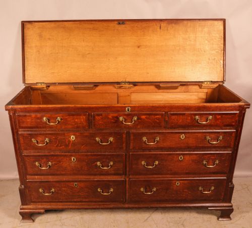 AN OAK DOWER CHEST LIFT TOP AND 4 DRAWERS - ADDITIONAL PHOTO 4