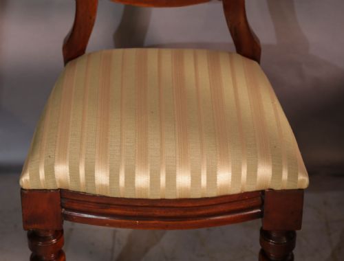 A SET OF 12 VICTORIAN MAHOGANY BALLOON BACK DINING CHAIRS - ADDITIONAL PHOTO 8