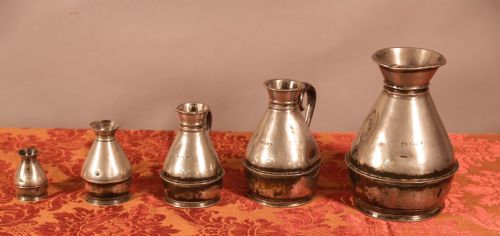 A SUPERB SET OF 6 HARVEST JUGS IN PEWTER POSSIBLY IRISH - ADDITIONAL PHOTO 4