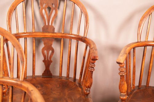 A RARE GENUINE MATCHING SET OF 4 YEW WOOD WINDSOR CHAIRS - ADDITIONAL PHOTO 2