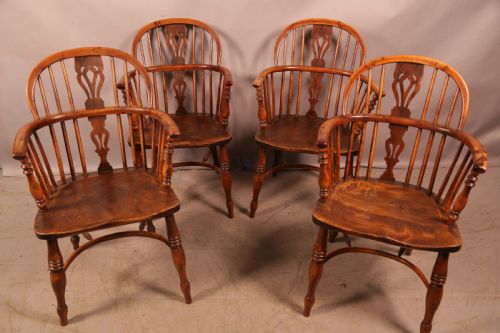 A RARE GENUINE MATCHING SET OF 4 YEW WOOD WINDSOR CHAIRS - ADDITIONAL PHOTO 5