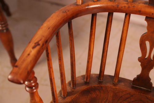 A RARE GENUINE MATCHING SET OF 4 YEW WOOD WINDSOR CHAIRS - ADDITIONAL PHOTO 19