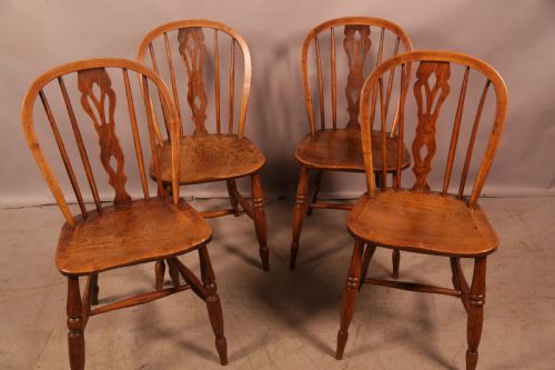 a matching set of 4 ash and elm kitchen windsor chairs - CATEGORY: ANTIQUE CHAIRS - DATED 19TH CENTURY