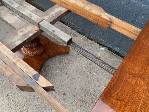 A SUPERB VICTORIAN POLLARD OAK EXTENDING DINING TABLE - ADDITIONAL PHOTO 16