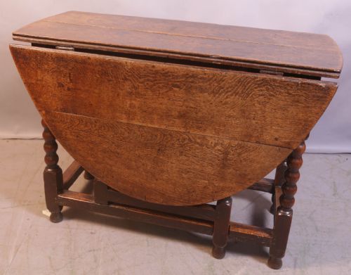a good 17th century gate table - CATEGORY: ANTIQUE TABLES - DATED 17TH CENTURY