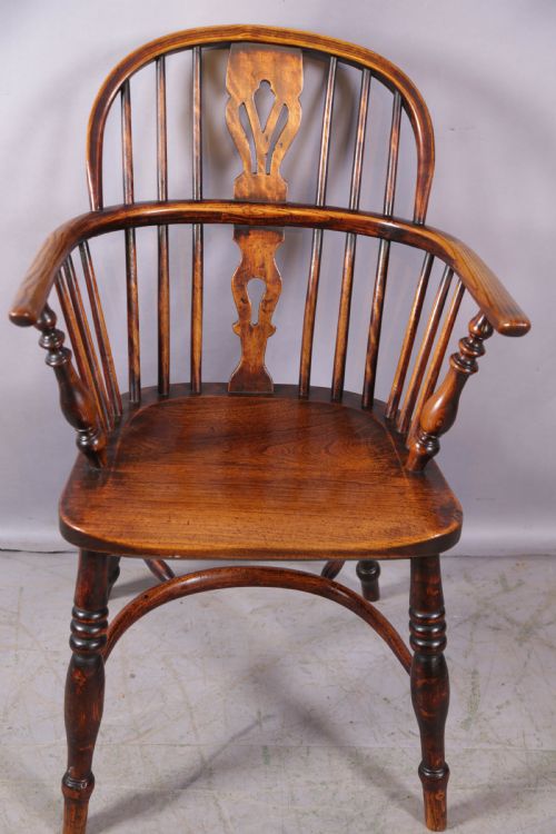 AN ASH AND ELM WINDSOR CHAIR STAMPED FRED WALKER - ADDITIONAL PHOTO 1