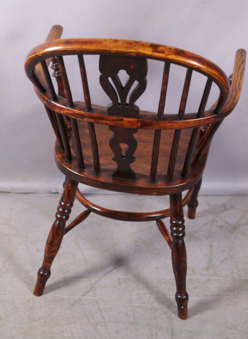 AN ASH AND ELM WINDSOR CHAIR STAMPED FRED WALKER - ADDITIONAL PHOTO 2