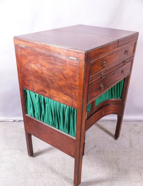 A GEORGIAN GENTLEMANS DRESSING CHEST - ADDITIONAL PHOTO 9