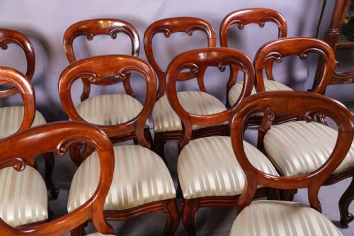 A GOOD SET OF 10 VICTORIAN MAHOGANY BALLOON BACK DINING CHAIRS - ADDITIONAL PHOTO 3