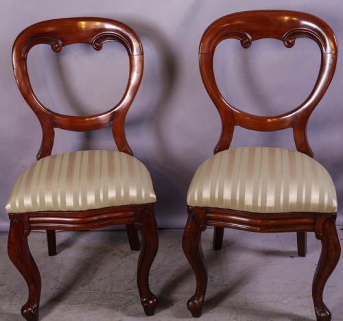 A GOOD SET OF 10 VICTORIAN MAHOGANY BALLOON BACK DINING CHAIRS - ADDITIONAL PHOTO 5