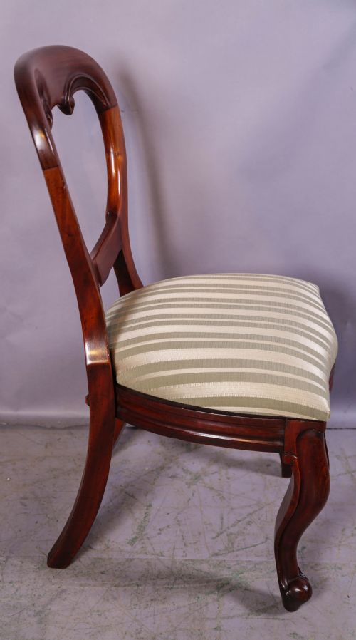 A GOOD SET OF 10 VICTORIAN MAHOGANY BALLOON BACK DINING CHAIRS - ADDITIONAL PHOTO 7