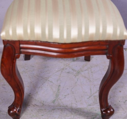 A GOOD SET OF 10 VICTORIAN MAHOGANY BALLOON BACK DINING CHAIRS - ADDITIONAL PHOTO 8