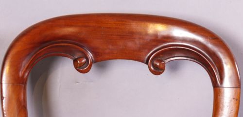 A GOOD SET OF 10 VICTORIAN MAHOGANY BALLOON BACK DINING CHAIRS - ADDITIONAL PHOTO 9