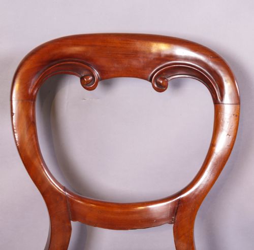 A GOOD SET OF 10 VICTORIAN MAHOGANY BALLOON BACK DINING CHAIRS - ADDITIONAL PHOTO 10