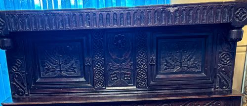 A VERY GOOD 17TH C LIVERY CUPBOARD - ADDITIONAL PHOTO 1