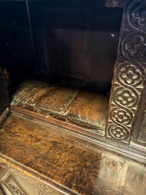 A VERY GOOD 17TH C LIVERY CUPBOARD - ADDITIONAL PHOTO 10