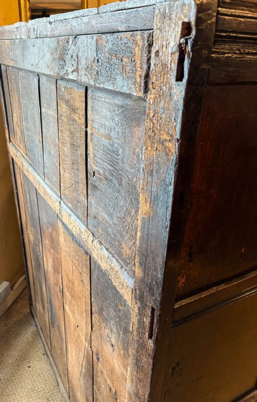 A VERY GOOD 17TH C LIVERY CUPBOARD - ADDITIONAL PHOTO 13