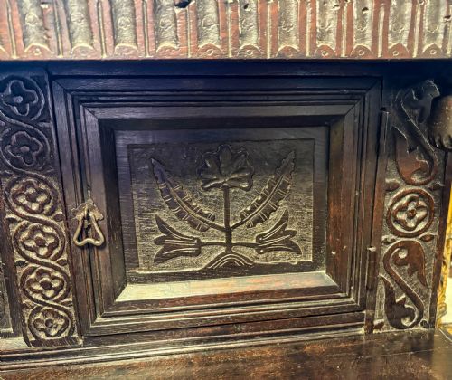 A VERY GOOD 17TH C LIVERY CUPBOARD - ADDITIONAL PHOTO 15