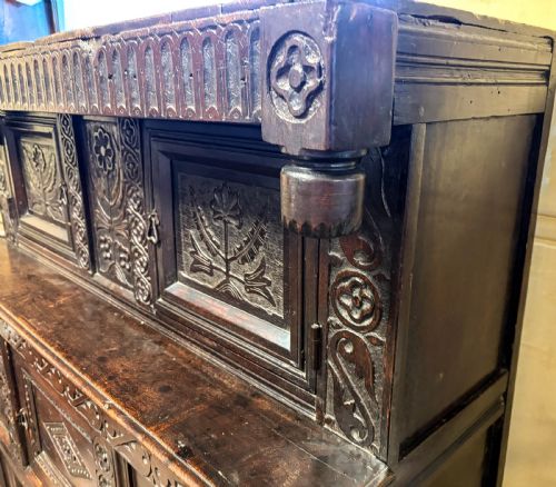 A VERY GOOD 17TH C LIVERY CUPBOARD - ADDITIONAL PHOTO 16