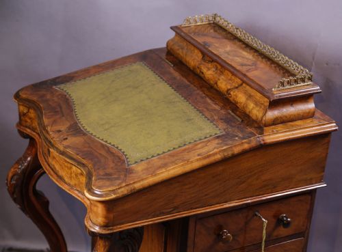A GOOD VICTORIAN DAVENPORT DESK IN BURR WALNUT - ADDITIONAL PHOTO 4