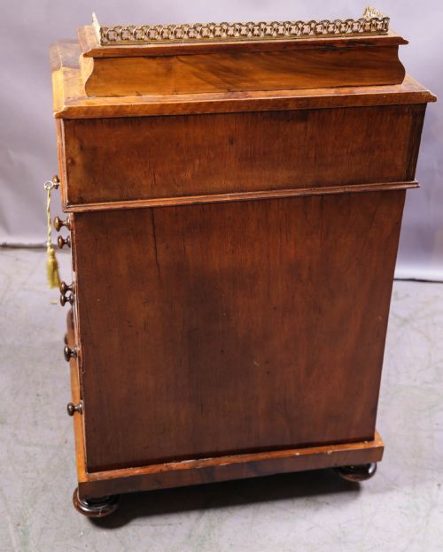 A GOOD VICTORIAN DAVENPORT DESK IN BURR WALNUT - ADDITIONAL PHOTO 8