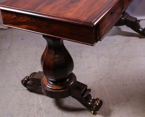 A SUPER QUALITY LIBRARY TABLE IN ROSEWOOD 3 DRAWERS - ADDITIONAL PHOTO 6