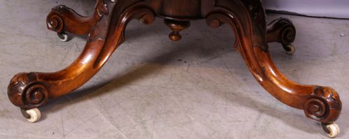A VICTORIAN COFFEE TABLE IN BURR WALNUT - ADDITIONAL PHOTO 2