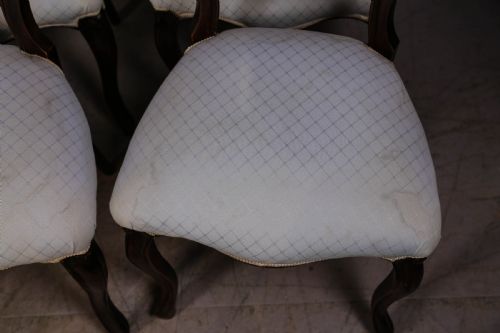 A SET OF 6 VICTORIAN BALLOON BACK DINING CHAIRS - ADDITIONAL PHOTO 5