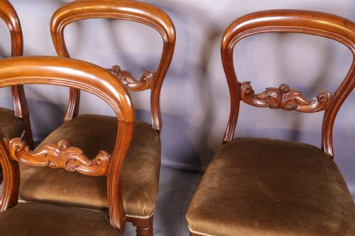A GOOD SET OF 4 VICTORIAN BALLOON BACK DINING CHAIRS - ADDITIONAL PHOTO 2