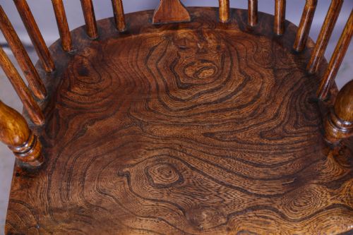 AN ASH AND ELM LOW BACK WINDSOR CHAIR - ADDITIONAL PHOTO 5