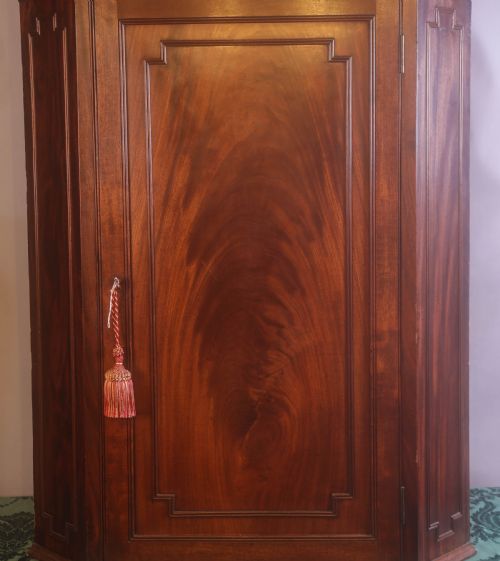 A SUPER GEORGIAN CORNER CUPBOARD - ADDITIONAL PHOTO 1