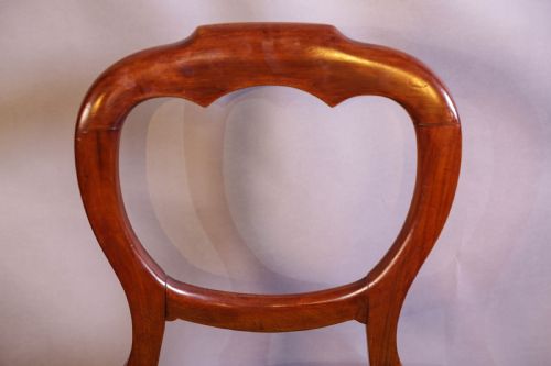 A SET OF 8 VICTORIAN MAHOGANY BALLOON BACK DINING CHAIRS - ADDITIONAL PHOTO 10