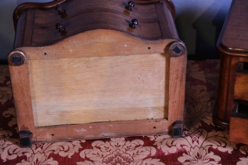 A PAIR OF TINY CHEST OF DRAWERS - ADDITIONAL PHOTO 3